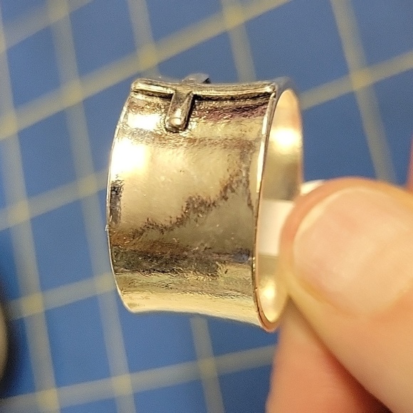 Cross Silver Tone 1/2" Wide Ring - Picture 2 of 4